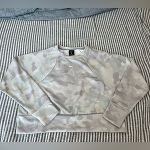 Nike Dri-Fit Cropped Sweatshirt
